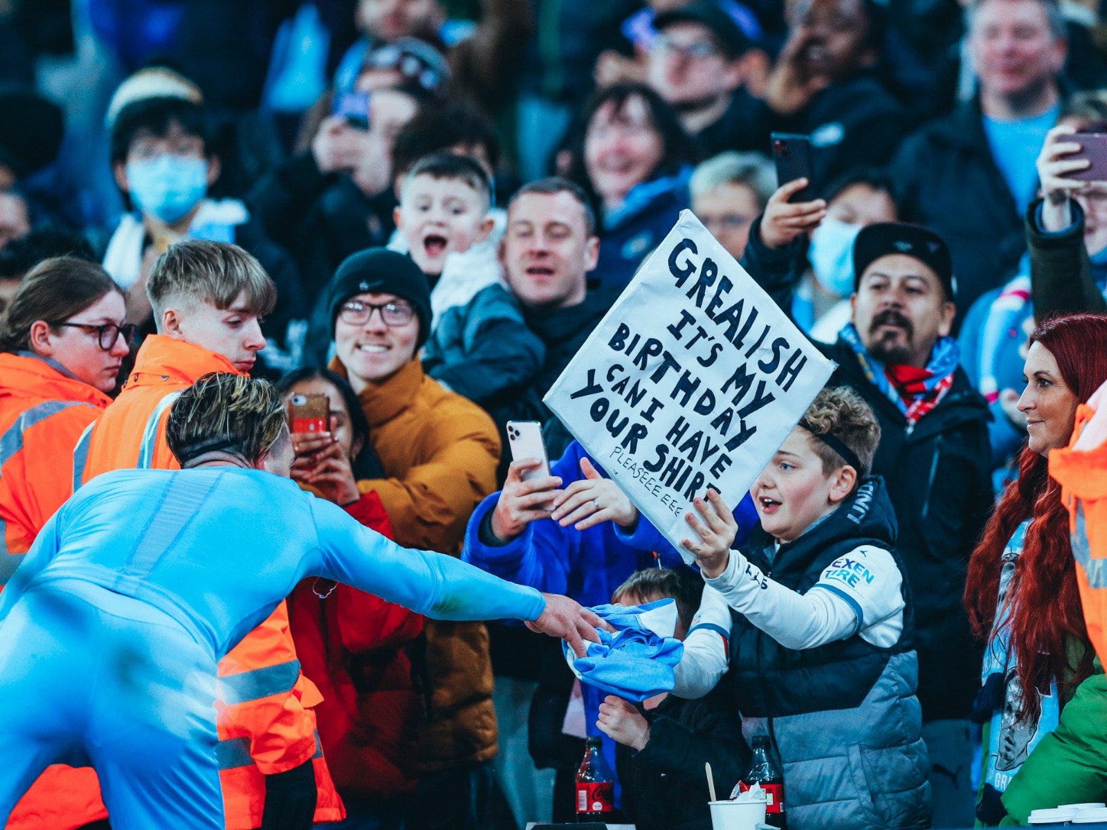 后防线上正 后防线上正